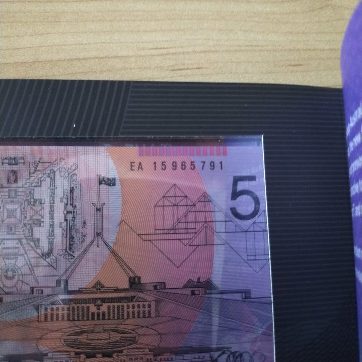 Reserve Bank of Australia Two Generations of 5 Uncirculated Banknote