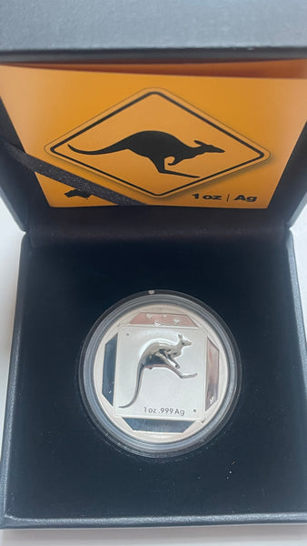 Australia 2013 Royal Australian Mint $1 Kangaroo "Road Sign Serries" 1oz Silver Uncirculated Coin