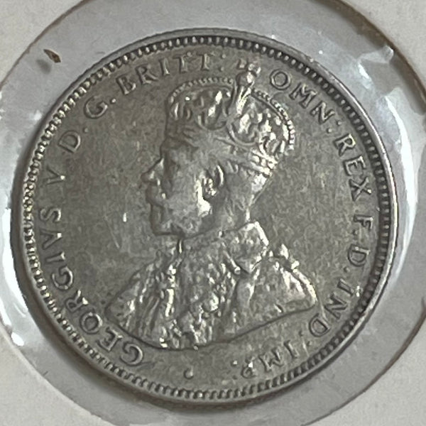 Australia 1933 One Shilling 1/- Silver Rare date in Very Fine VF Condition