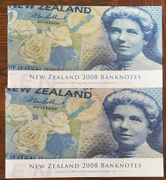 New Zealand 2008 Matching Serial Numbered Banknote Set in Folder with $5,  $10, $20, $50 & $100 Polymer Notes