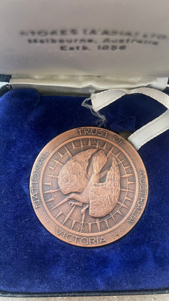 Australia 1970 National Trust of Victoria Cook Bicentenary Commemorative Medallion