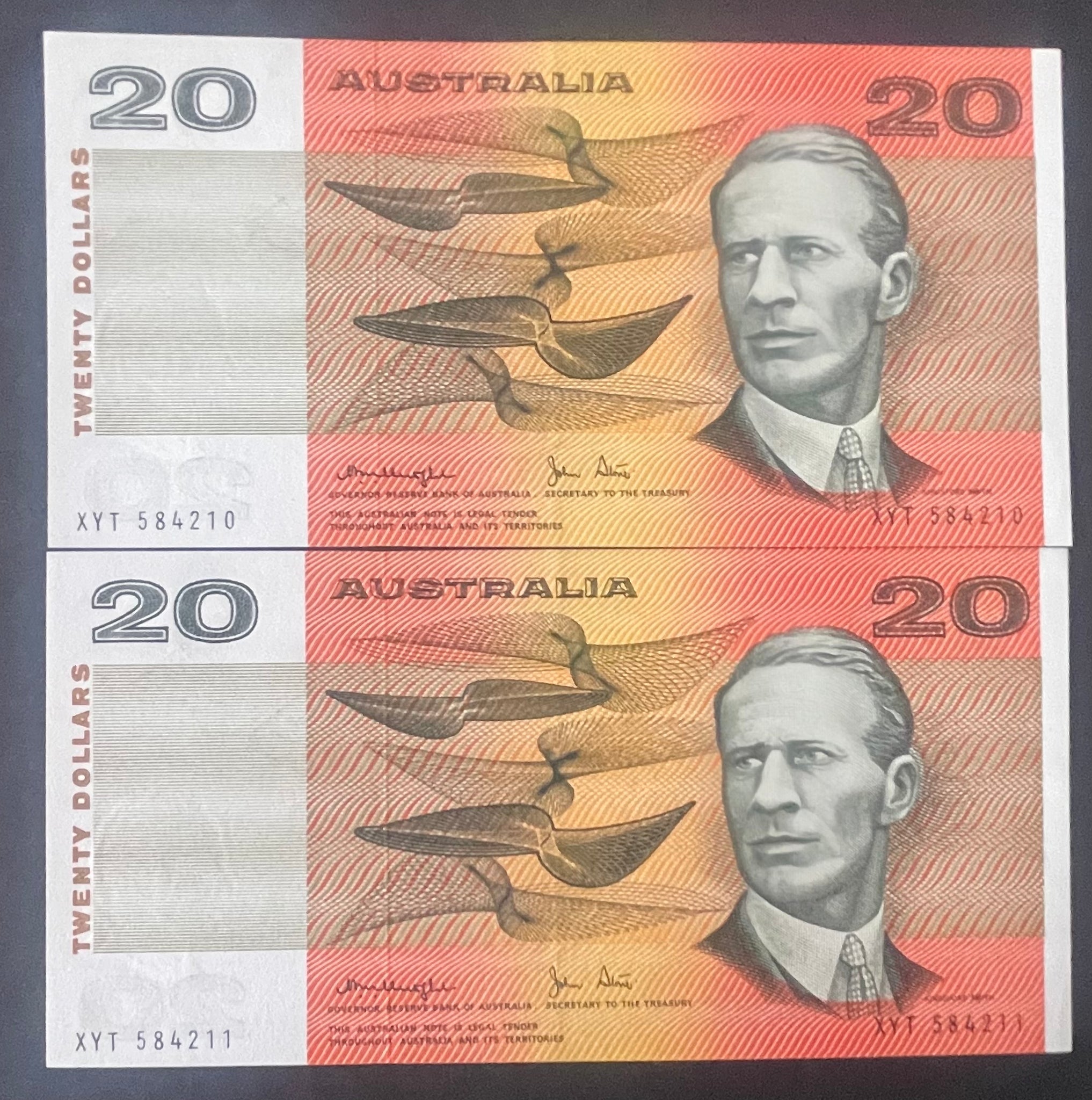 Australia 1979 $20 Knight/Stone  Gothic Serial Numbers Uncirculated Pair R407a