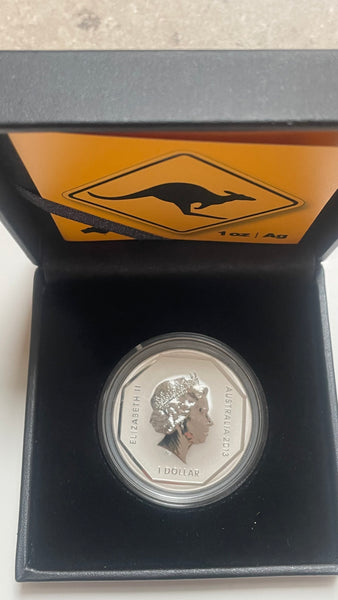 Australia 2013 Royal Australian Mint $1 Kangaroo "Road Sign Serries" 1oz Silver Uncirculated Coin