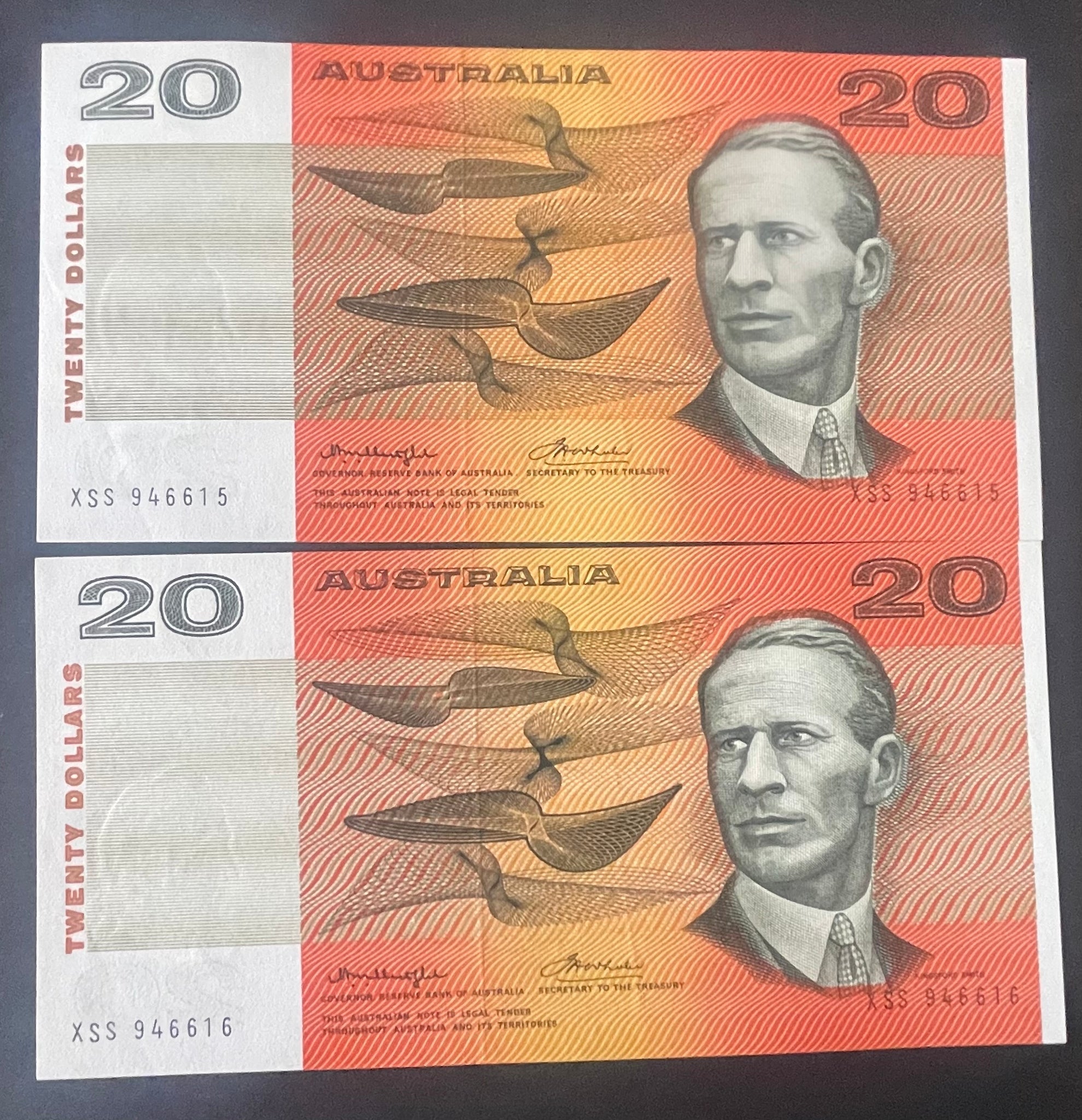 Australia 1976 $20 Knight Wheeler Centre Thread Light Folds Pair R406a