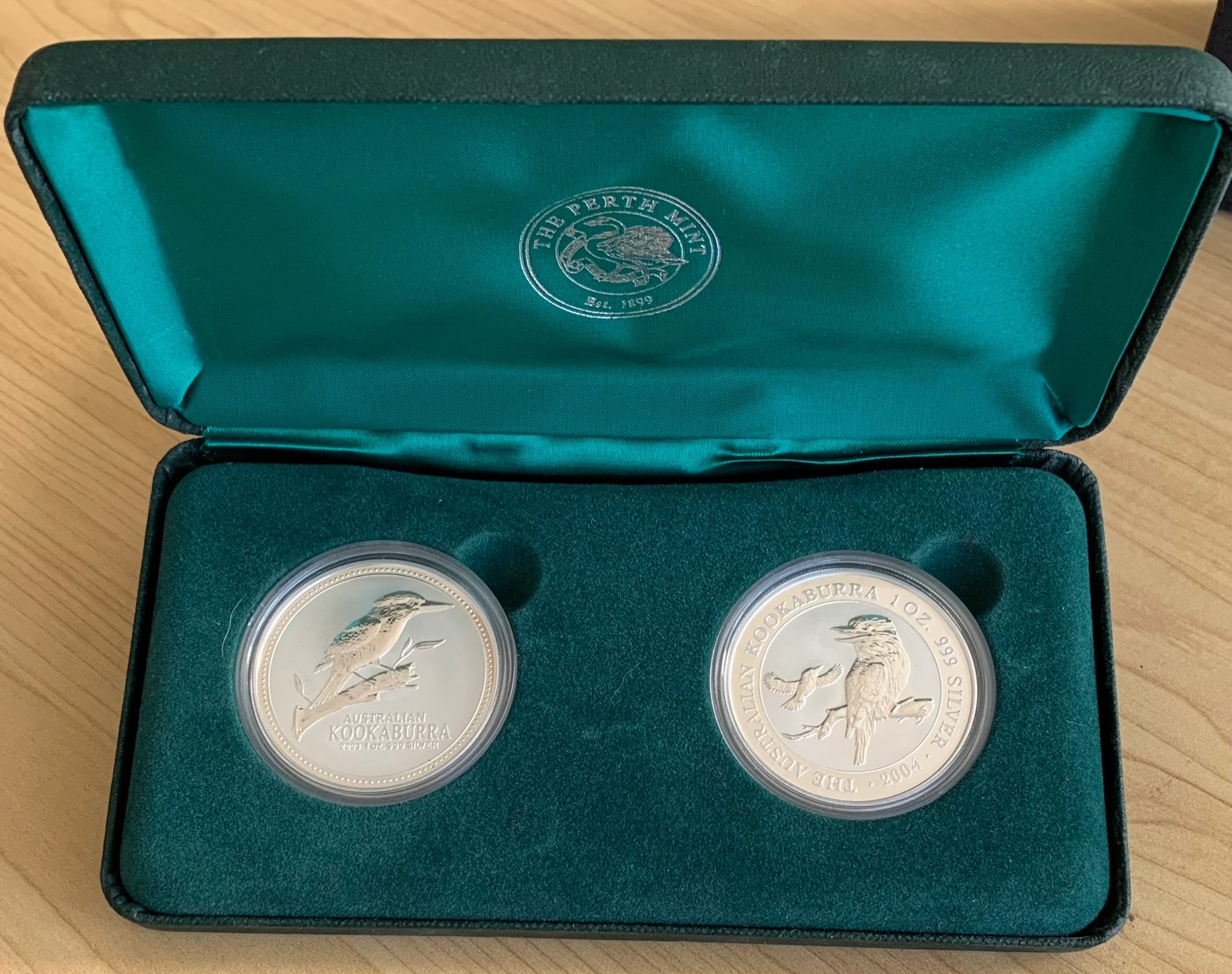 Australia 2003 & 2004 Perth Mint $1  Kookaburra 1oz 999  Silver Coins