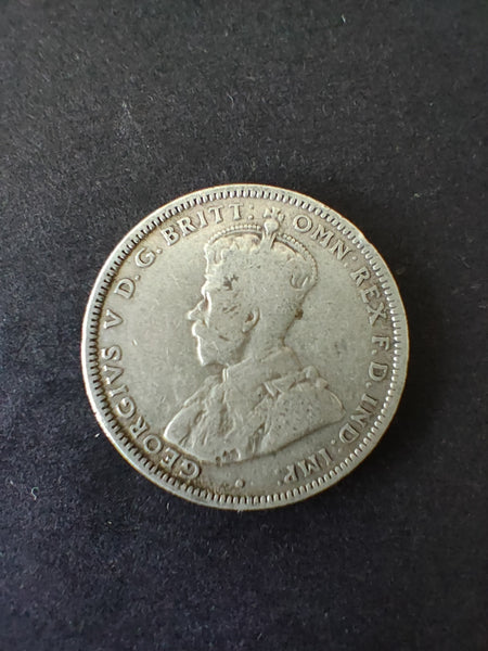 Australia 1925 1/- One Shilling silver coin Fine Condition