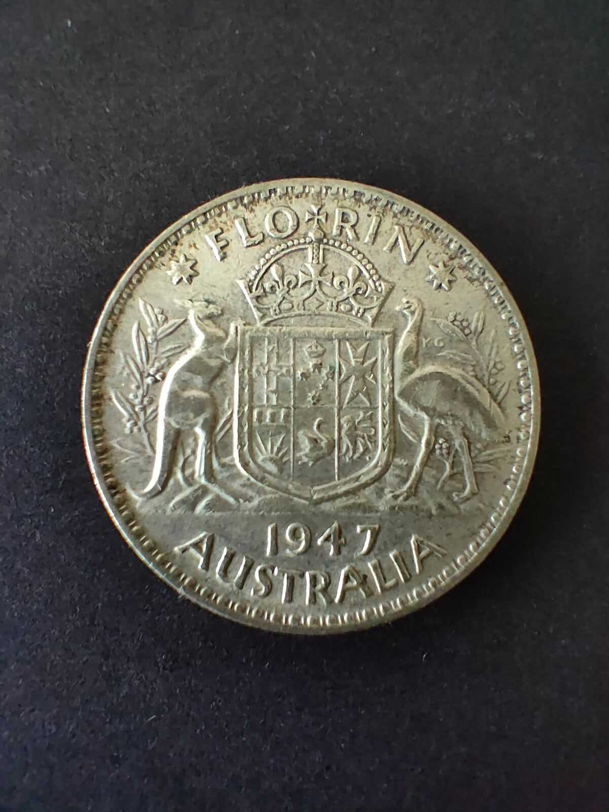 Australia 1947 2/- Florin Silver Coin Fine Condition