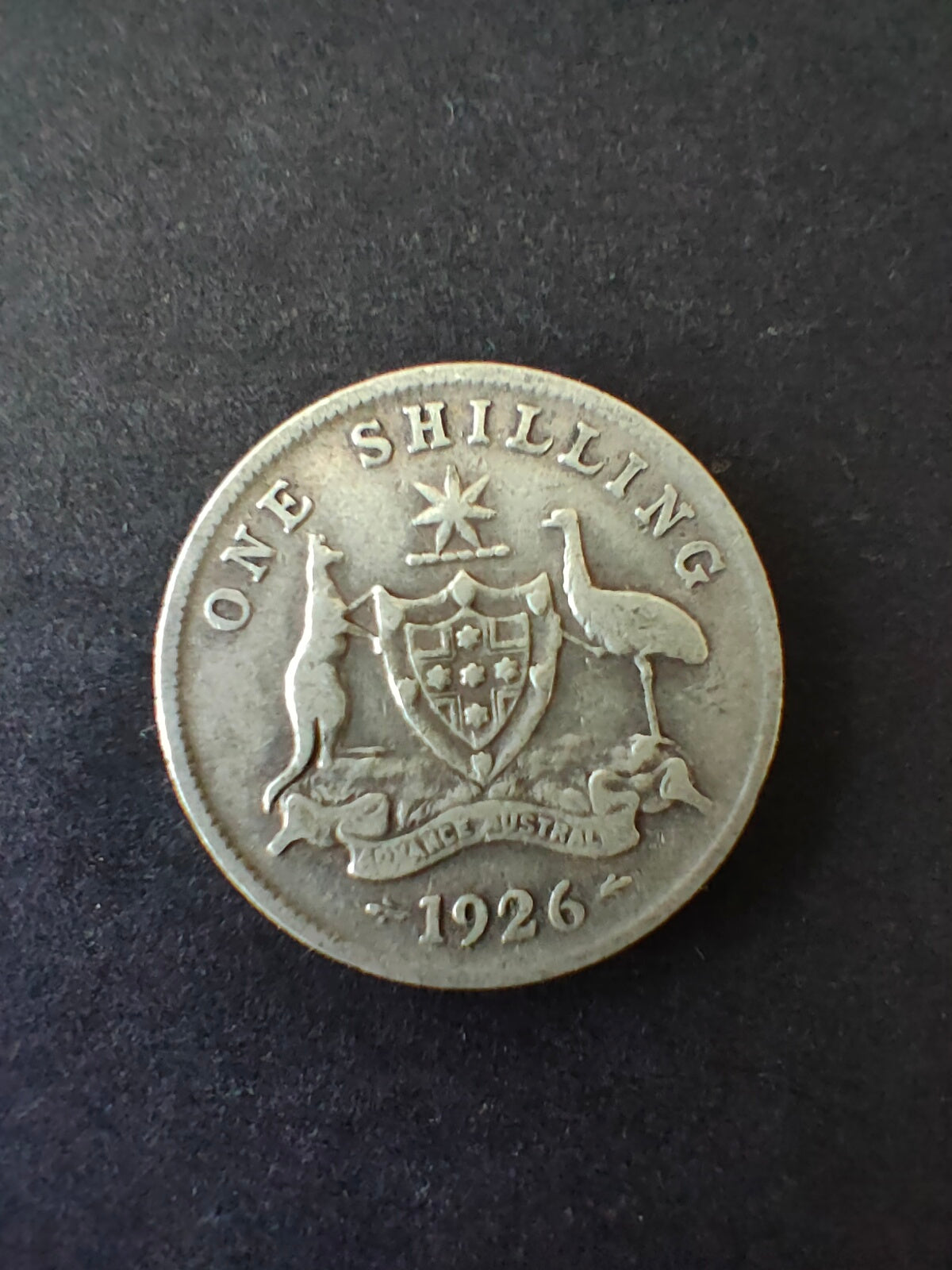 Australia 1926 1/- One Shilling silver coin Fine Condition