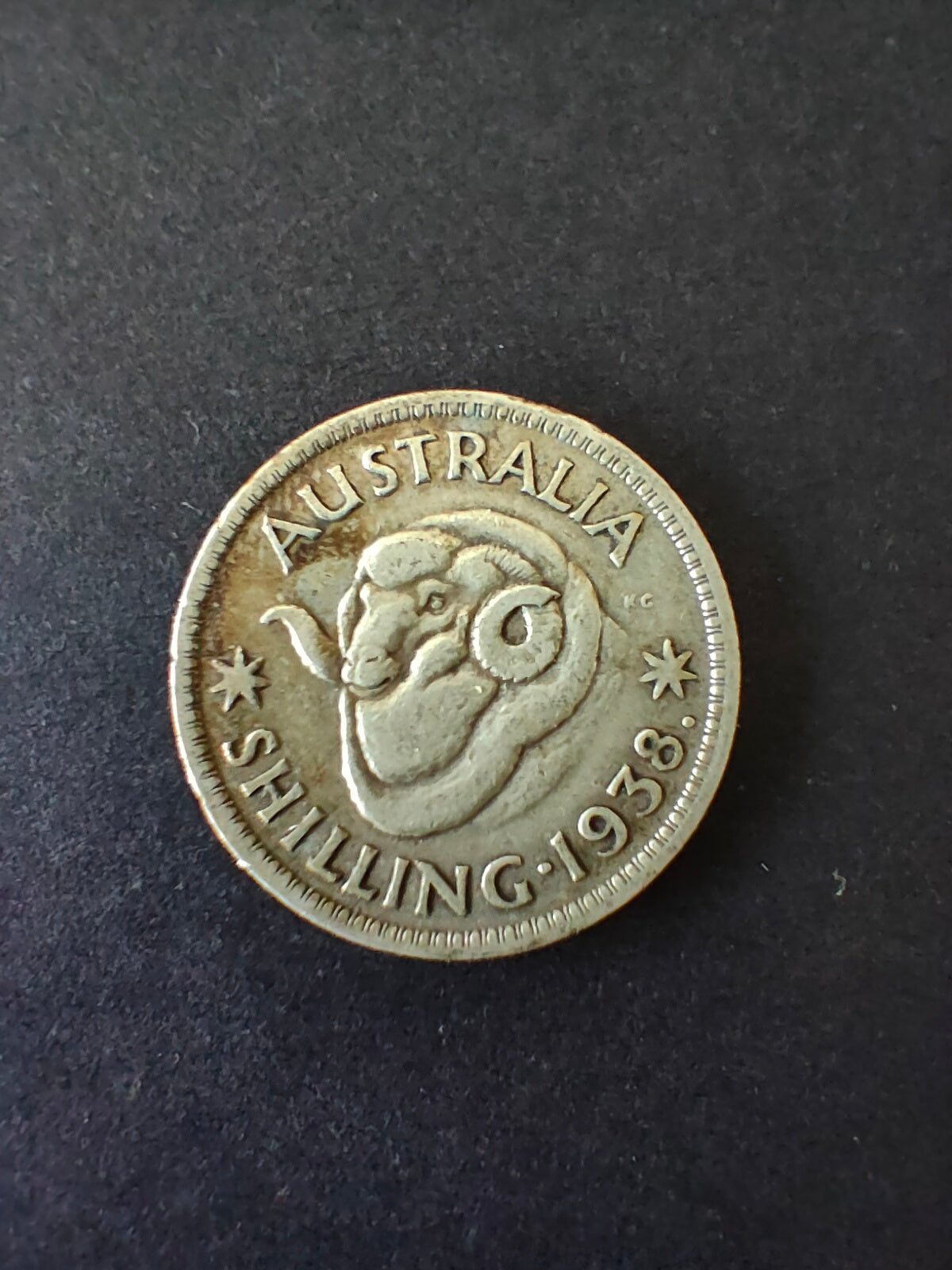 Australia 1938 1/- One Shilling silver coin Fine Condition