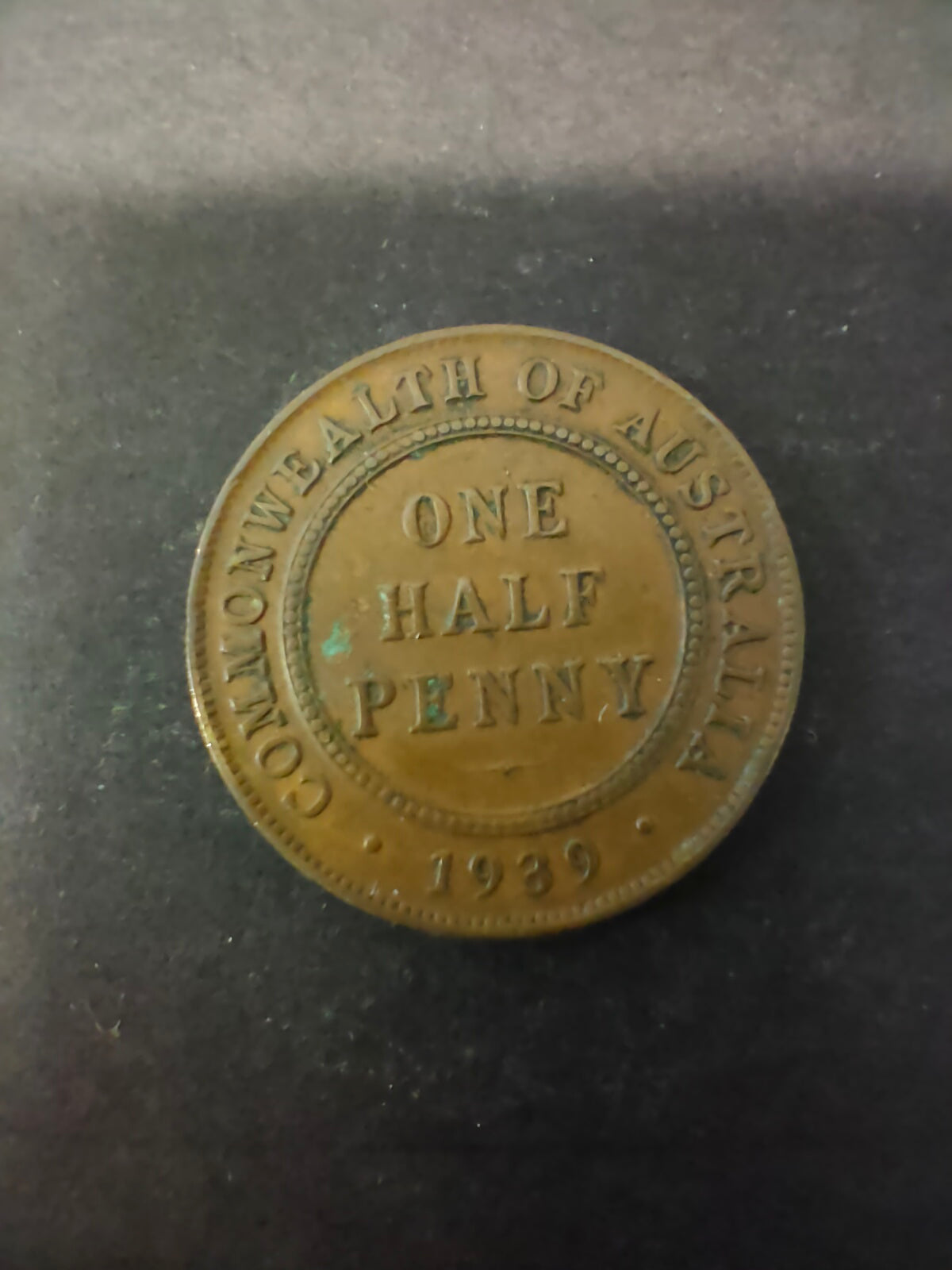 Australia 1939 1/2d Half Penny old design. Fine Condition