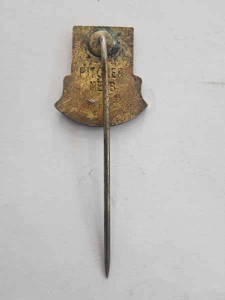 1927- 1928 4  VFL Fitzroy Football Club Membership badges and pins