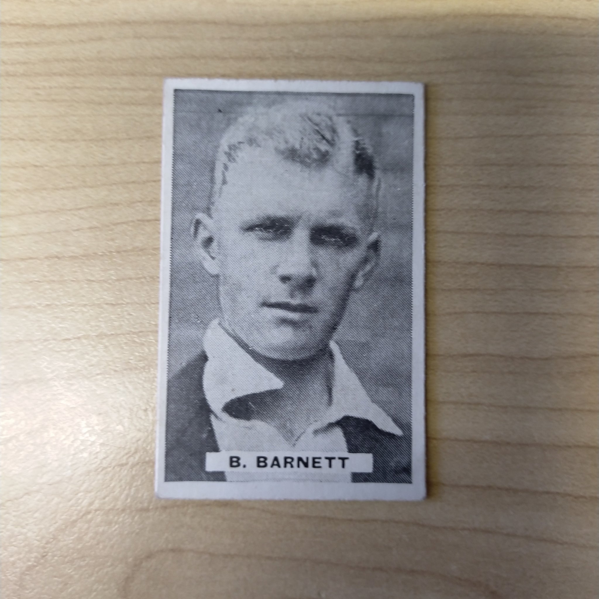 Sweetacres Champion Chewing Gum B Barnett Prominent Cricketers Cricket Cigarette Card No.37