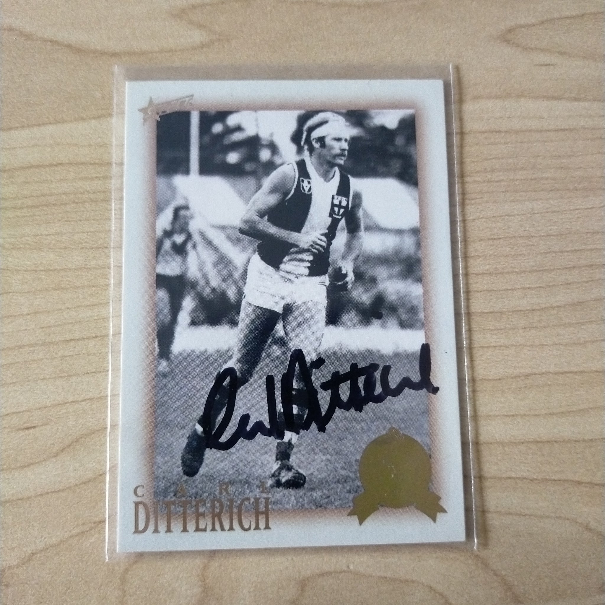 Select Hall of Fame Carl Ditterich St Kilda Hand Signed Card
