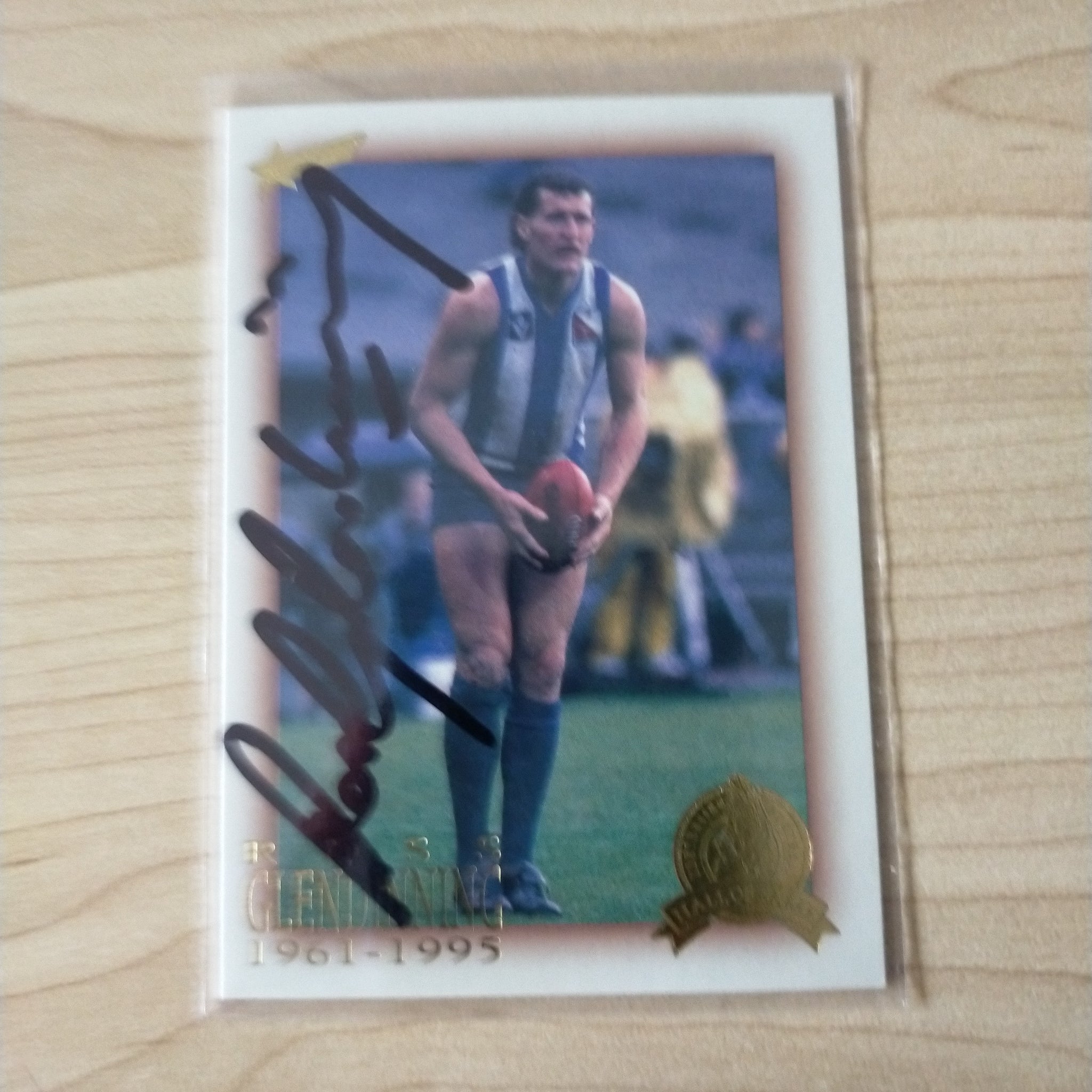 Select Hall of Fame Ross Glendinning North Melbourne Hand Signed Card