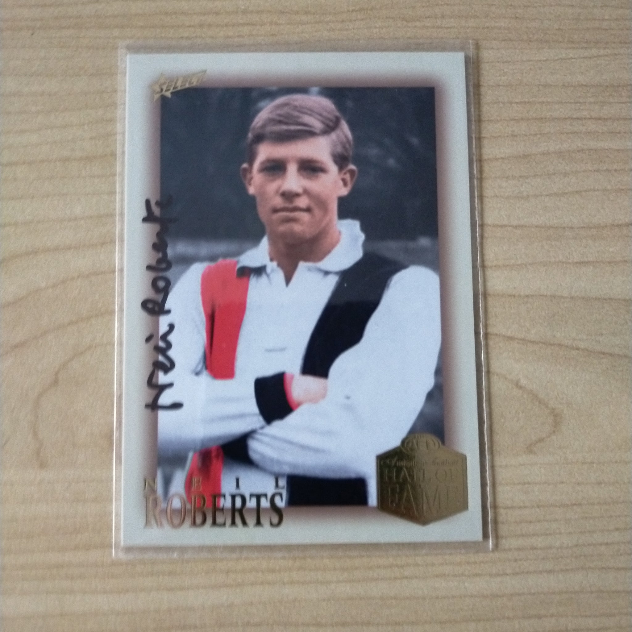 Select Hall of Fame Neil Roberts St Kilda Hand Signed Card