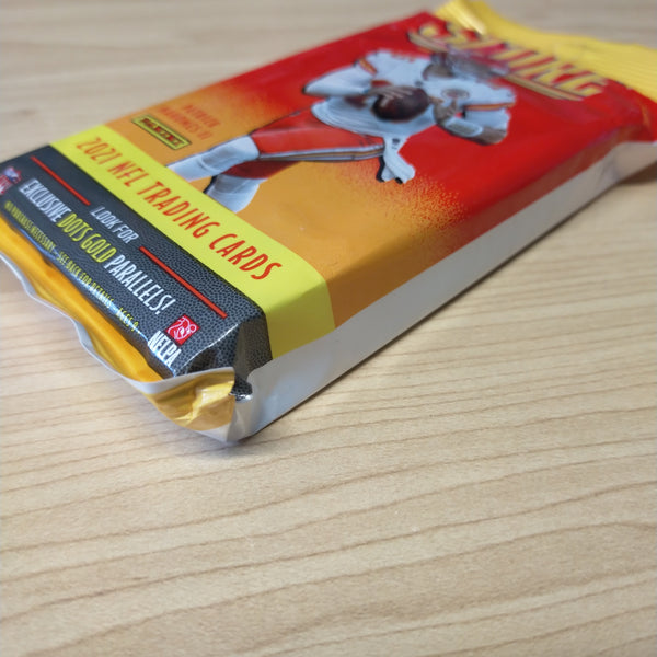 2021 Panini Score Sealed Packet of 40 Cards NFL Trading Cards