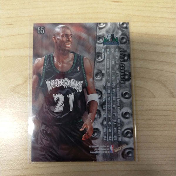 1998 Skybox Metal Universe Kevin Garnett Timberwolves NBA Basketball Card