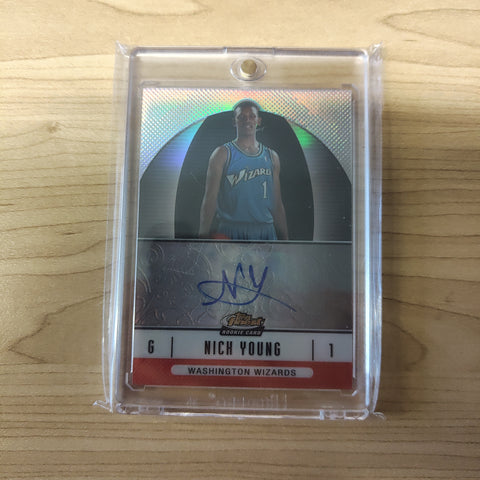 2007 Topps Finest Rookie Card Refractor Signed Nick Young Wizards NBA Basketball Card 86/99