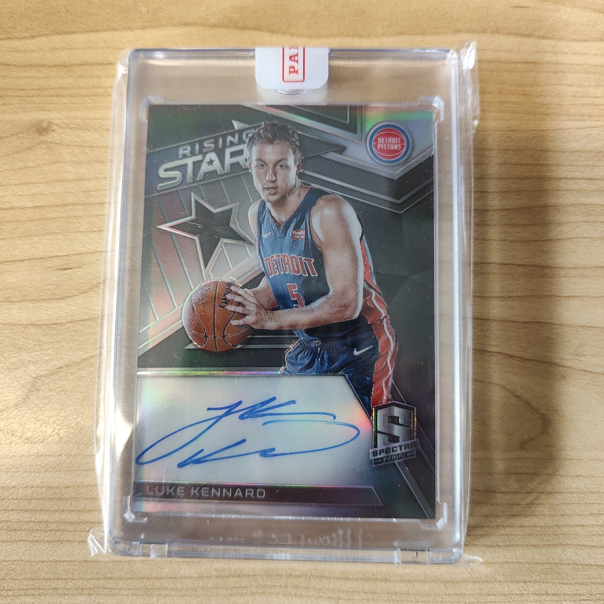 2018 Panini Rising Star Spectre Signature Luke Kennard Pistons NBA Basketball Card 109/199