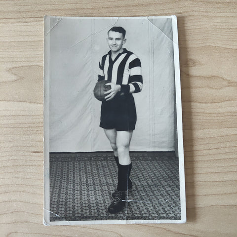 Photograph Postcard of Des Fothergill Collingwood Football Club Player and Brownlow Medalist