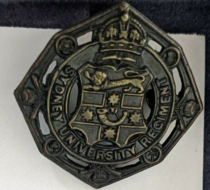 Sydney University Regiment Collar Badge