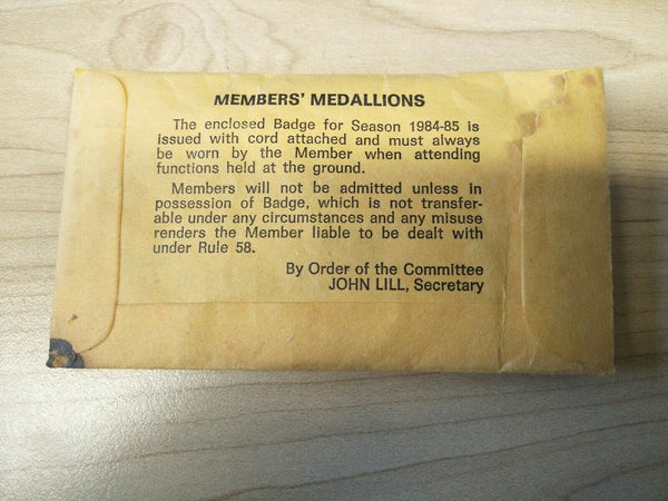 Cricket 1984-85 Season MCC Melbourne Cricket Club Members Badge No. 9068 in Original Packaging