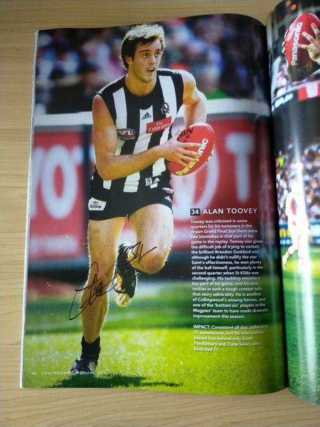 2010 Collingwood Football Club Premiership Souvenir Magazine SIGNED BY 13