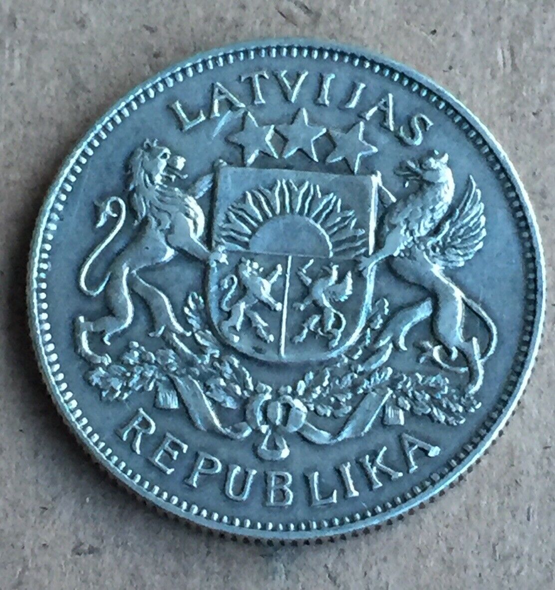 Latvia 1926 2 Lati Extremely Fine Condition.