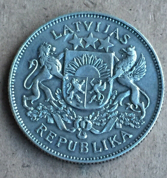 Latvia 1926 2 Lati Extremely Fine Condition.