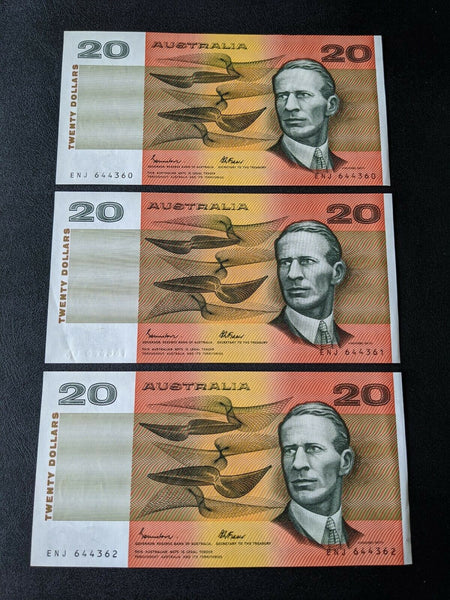 R409a Australia $20 Run Of 3. Middle Banknote Missing Serial Numbers On Left.