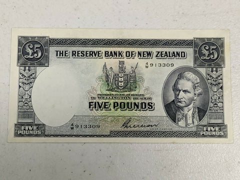 NEW ZEALAND FIVE  POUND £5 BANKNOTE Extra Fine Condition