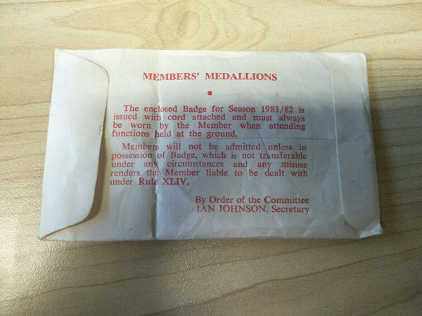 Cricket 1981-82 Season MCC Melbourne Cricket Club Members Badge No. 12272 in Original Packaging