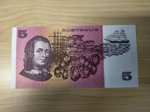 R209b 1985 $5 Johnston Fraser Gothic Serials Banknote Centre Fold Uncirculated
