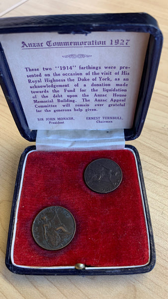 ANZAC COMMEMORATION 1927 1914 &1918 farthings in Box presented to Duke of York  (2)