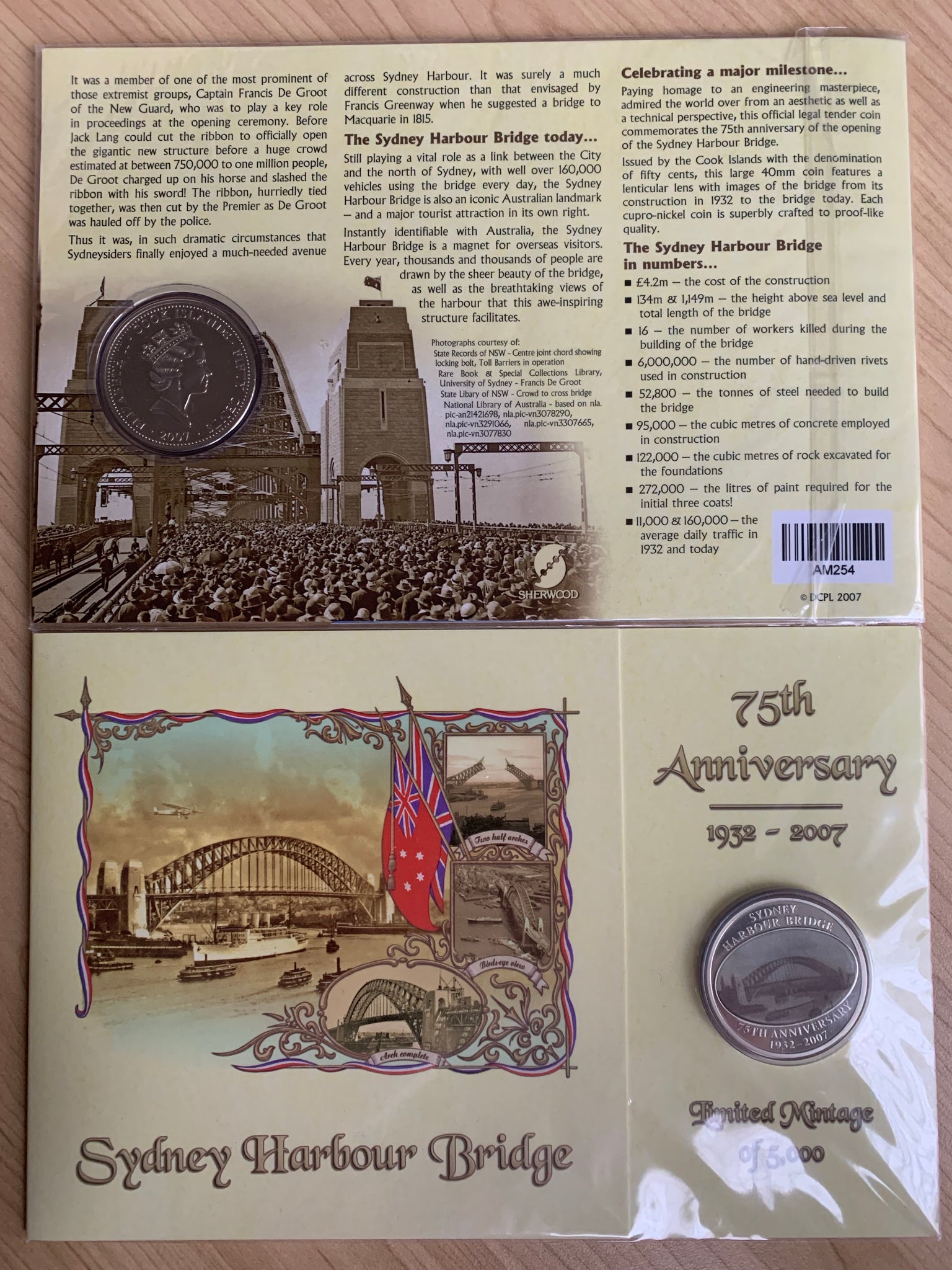 Cook Islands 2007 50c Sydney Harbour bridge Coloured Hologram Coin