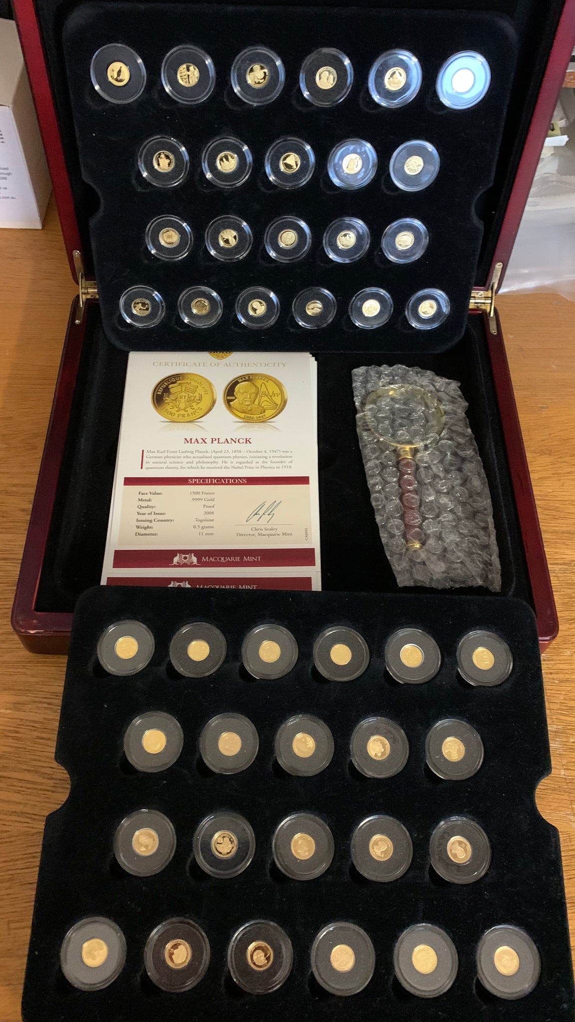 Macquarie Mint The Smallest Gold Coins Of The World Collection 44 X Shields Stamps And Coins 8101