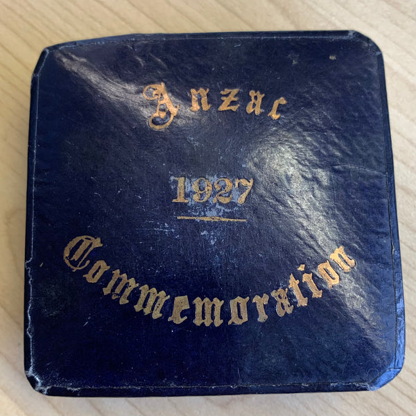 ANZAC COMMEMORATION 1927 1914 &1918 farthings in Box presented to Duke of York  (2)